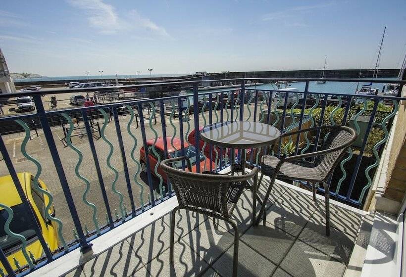 Marina Apartment Parking By Brighton Holiday Lets