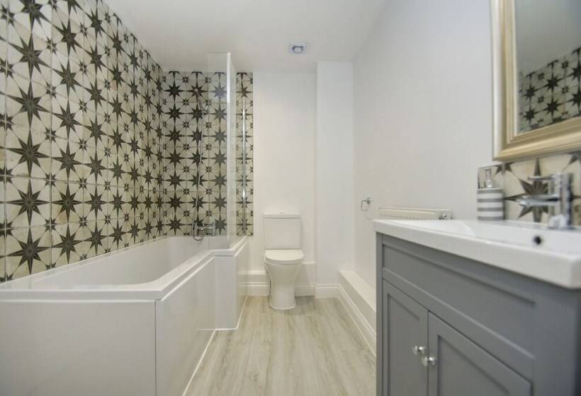 Marina Apartment Parking By Brighton Holiday Lets