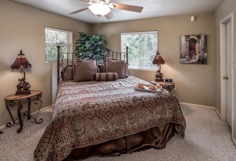 New Mexico Mountain Pines Cabin  Three Bedroom Cabin