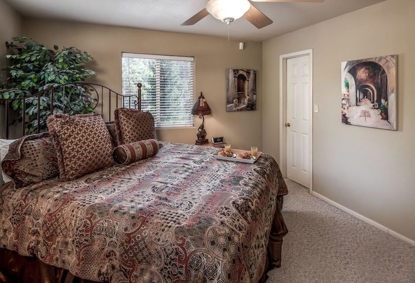 New Mexico Mountain Pines Cabin  Three Bedroom Cabin