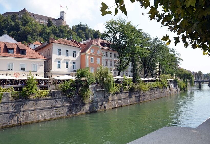پانسیون Apartments And Rooms Meščanka