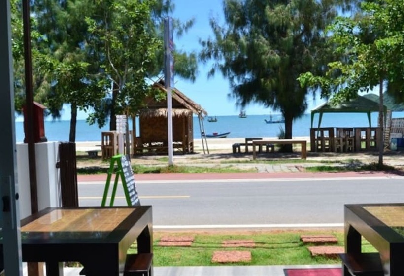 פנסיון Baan Aroka Beach Front