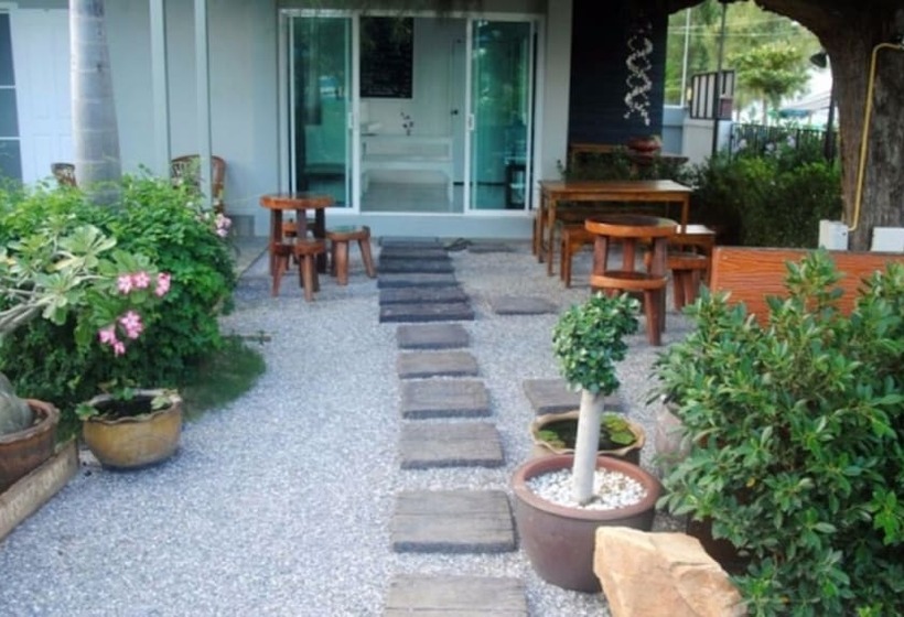 פנסיון Baan Aroka Beach Front