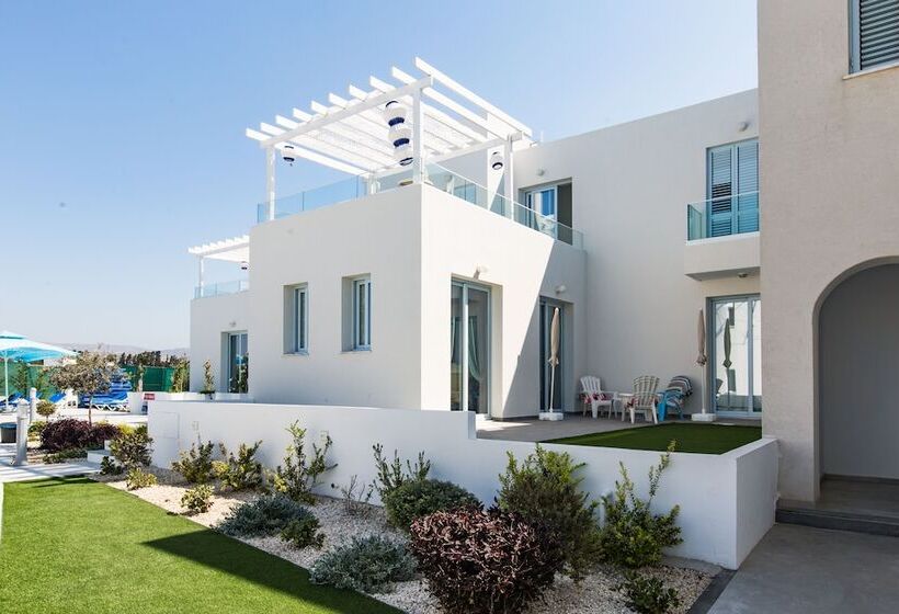 פנסיון Blue Diamond Villas