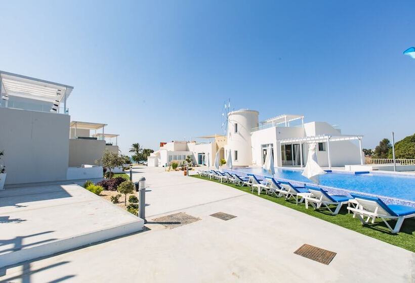 פנסיון Blue Diamond Villas