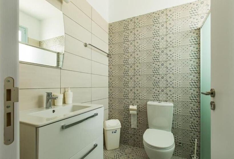 פנסיון Blue Diamond Villas