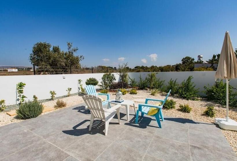 פנסיון Blue Diamond Villas