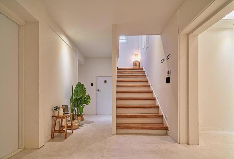 Pensione Butler:lee Railparkcaters To Women