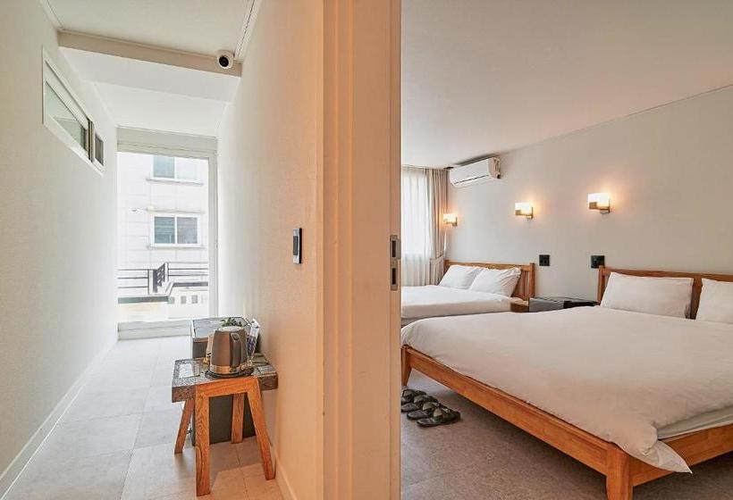 Pensione Butler:lee Railparkcaters To Women