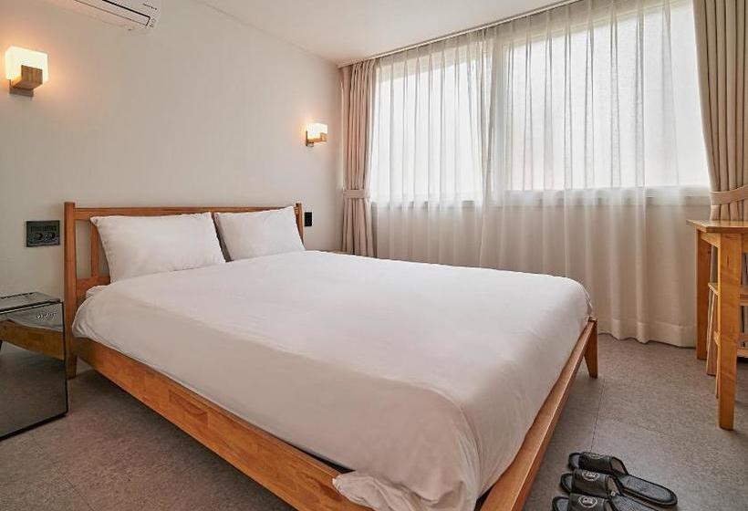 Pensione Butler:lee Railparkcaters To Women