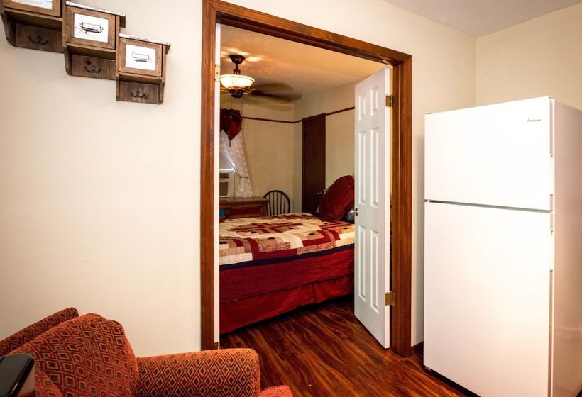 ペンション Cottages On Main