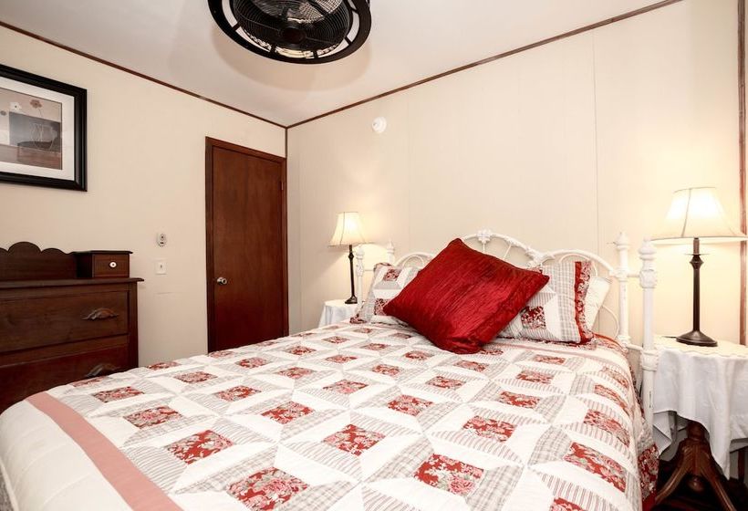 ペンション Cottages On Main