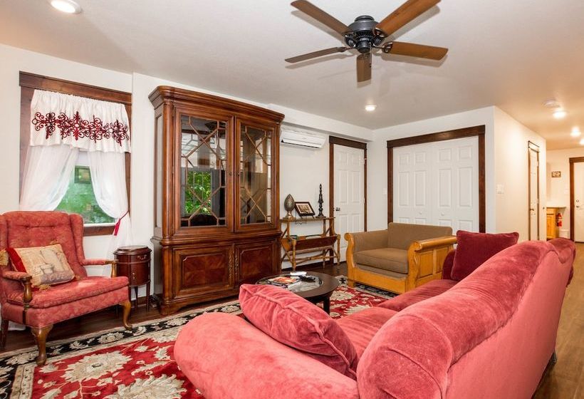 ペンション Cottages On Main