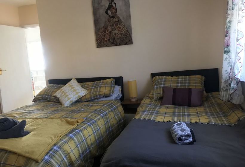 ペンション Courtland House