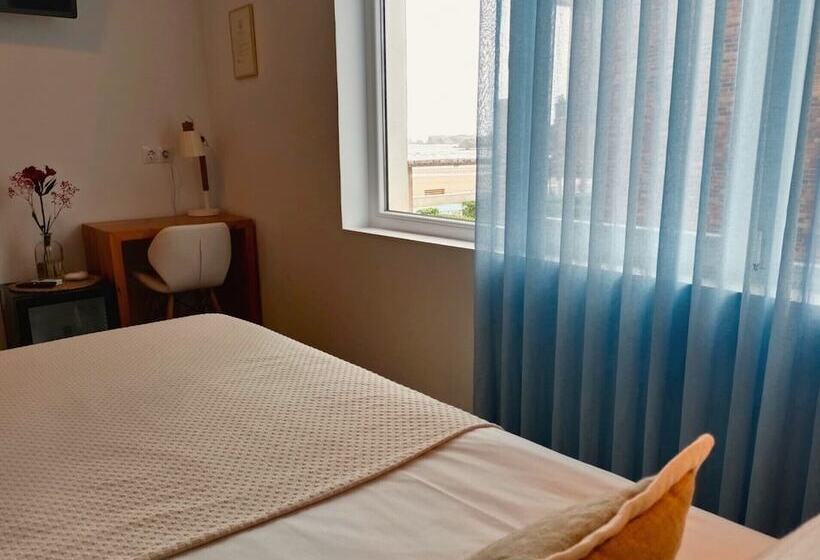 بنسيون La Surferia