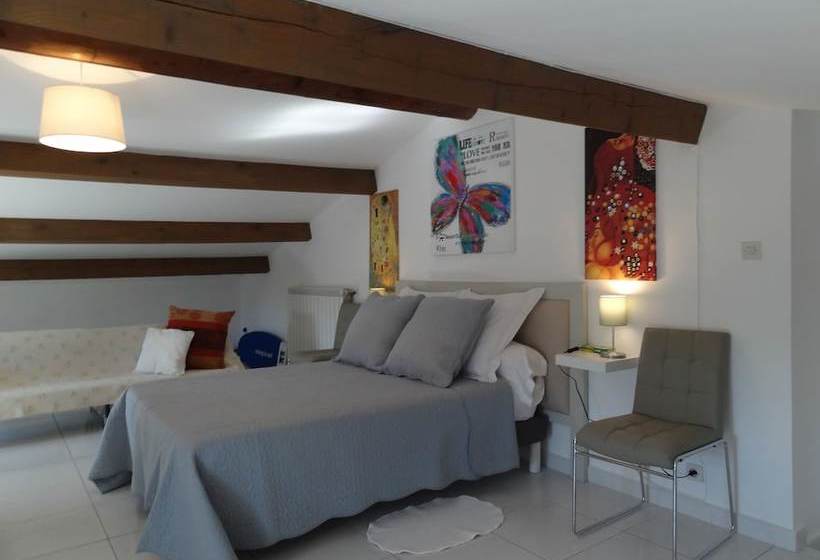 بنسيون Locations Des Alpilles