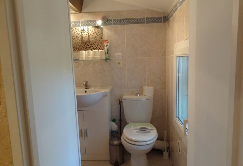 بنسيون Locations Des Alpilles