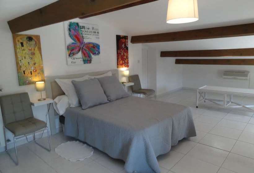 بنسيون Locations Des Alpilles