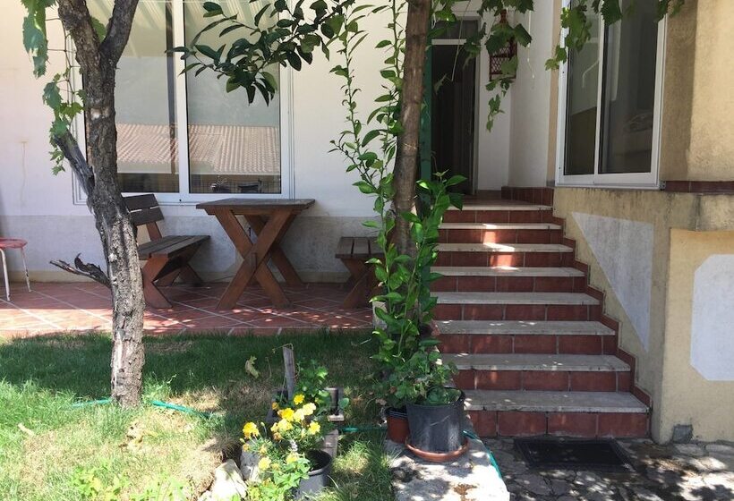 پانسیون Neni Apartments