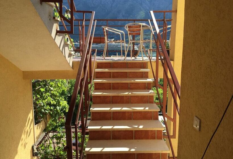 پانسیون Neni Apartments