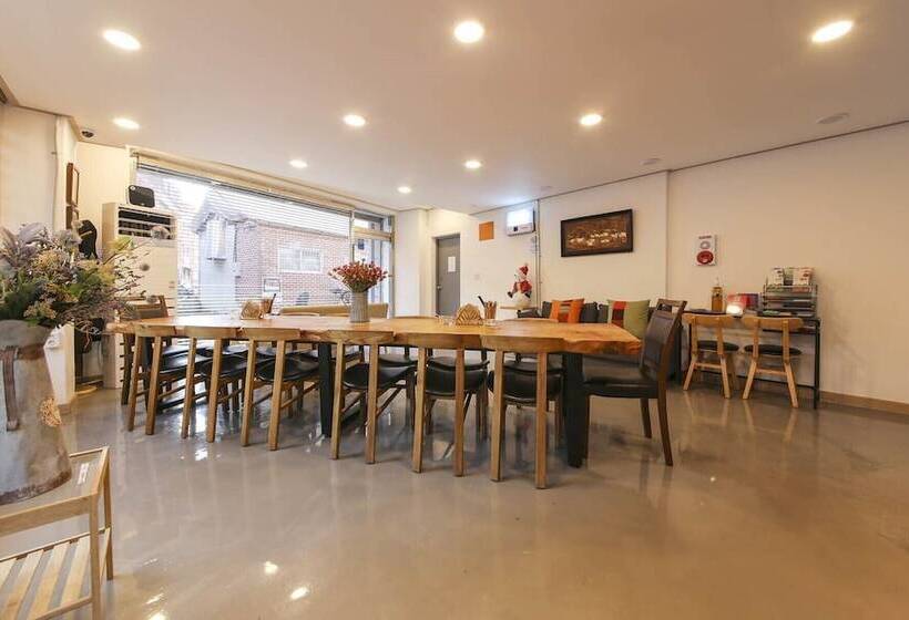 פנסיון Seoul Station R Guesthouse