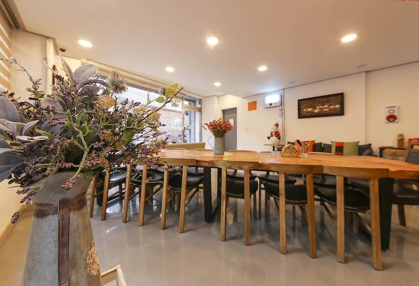 פנסיון Seoul Station R Guesthouse