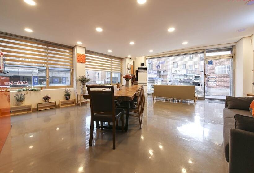 פנסיון Seoul Station R Guesthouse