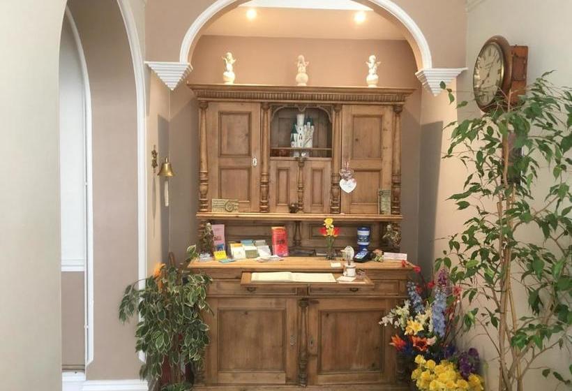 ペンション Rivendell Guest House