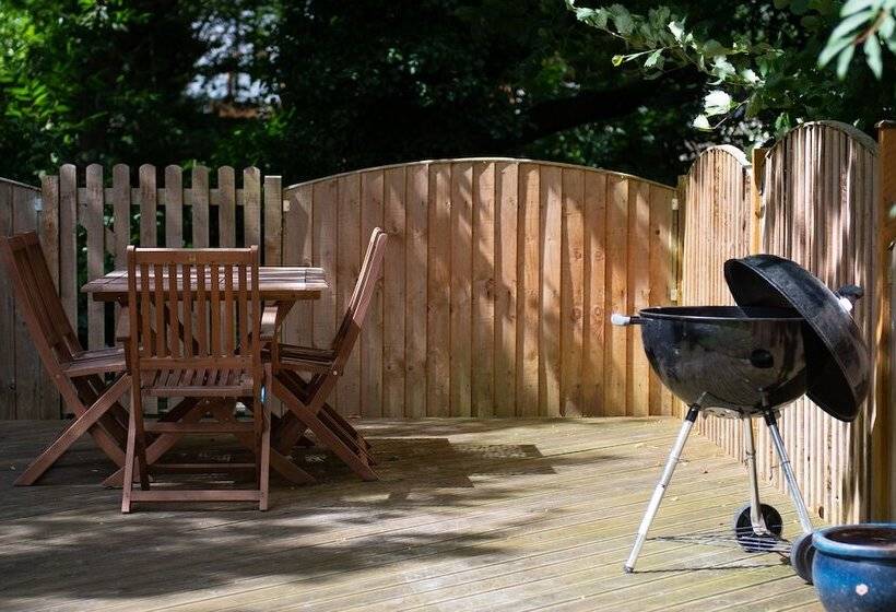 بنسيون The Coachhouse