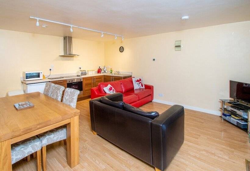 بنسيون The Coachhouse