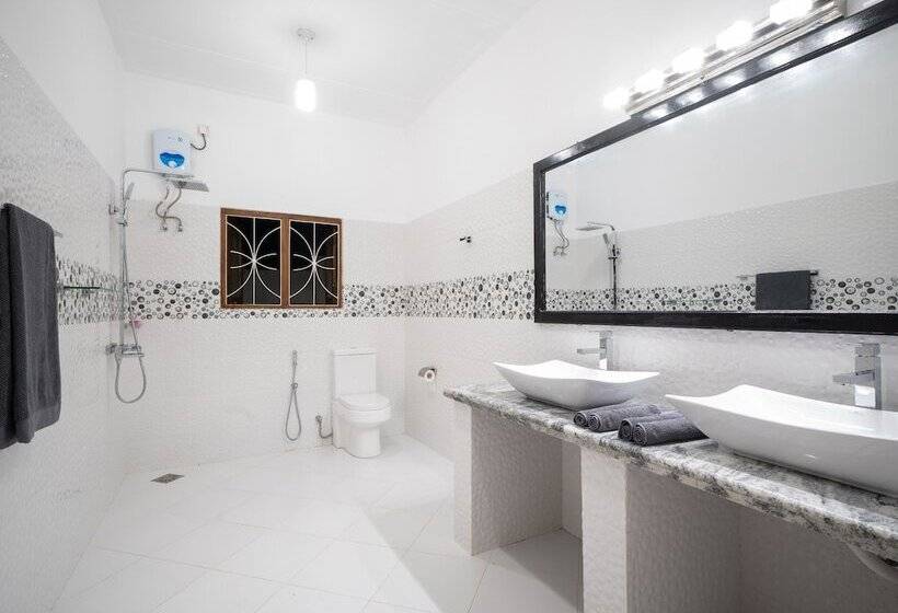 بنسيون Villa Araliya