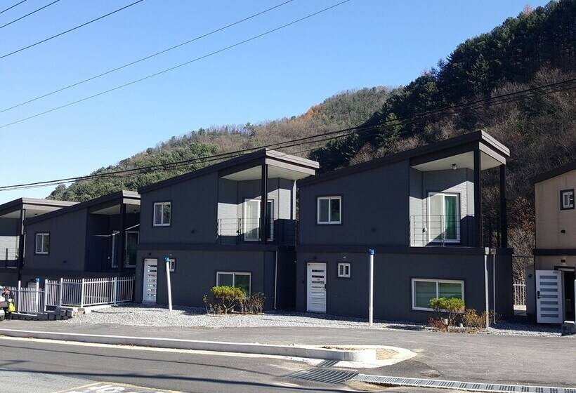 پانسیون World Village Poolvilla