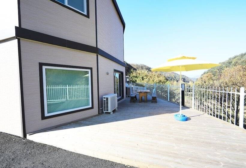 پانسیون World Village Poolvilla