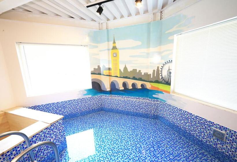 پانسیون World Village Poolvilla