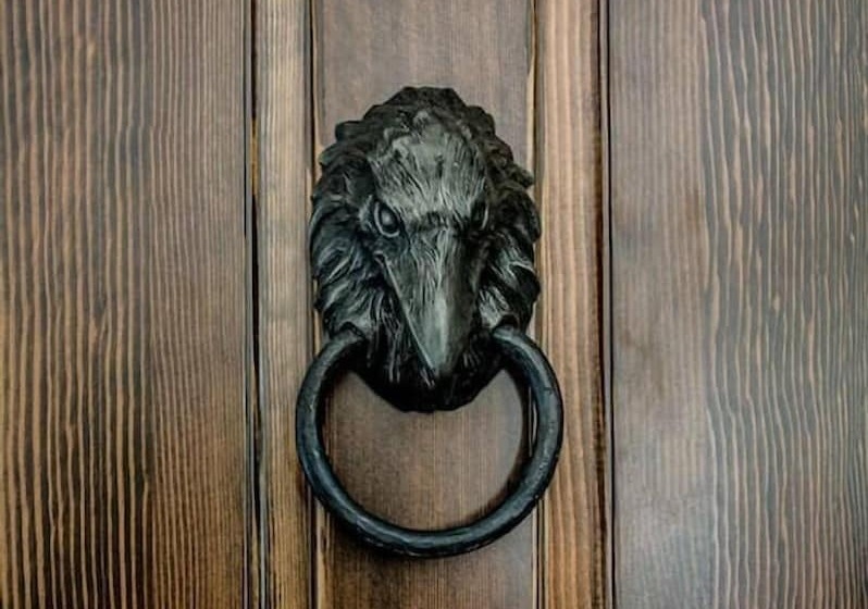 Raven Suite At Rellik House. Winery & Alpaca Farm