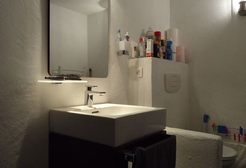 Курорт Hameau Des Claudins