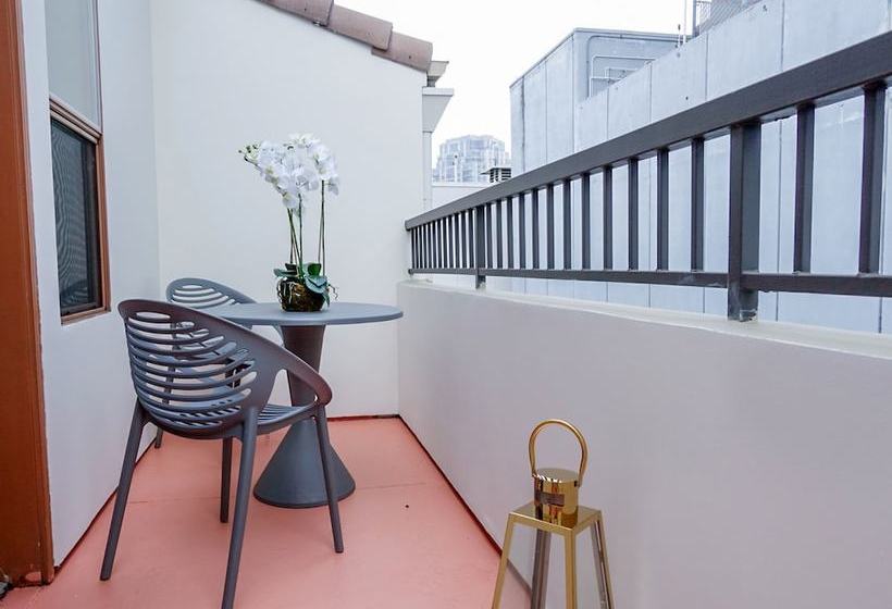 Resort Style Apartments Near Ucla en Los Ángeles Destinia