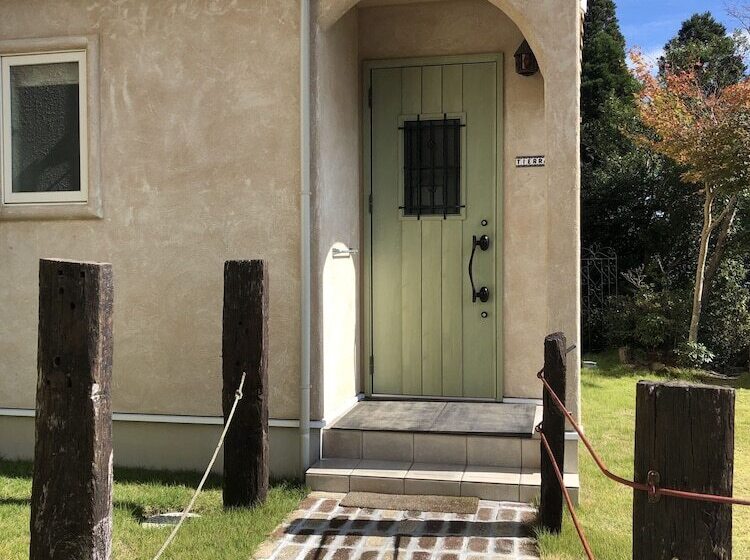 旅館 Villa Montpetre