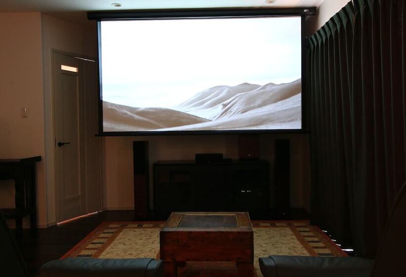 旅館 Villa Montpetre