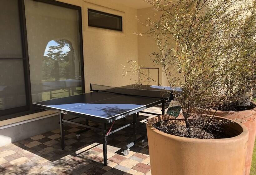 旅館 Villa Montpetre