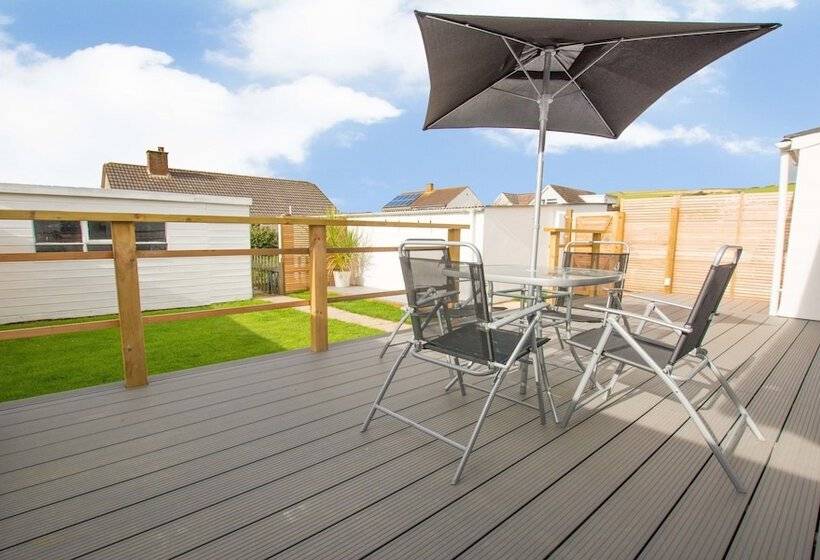 Sandbanks Sleeps 4 Beach Pass & 1 Dog