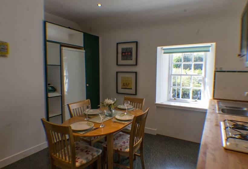 Silver Lining   Cottage By The Sea