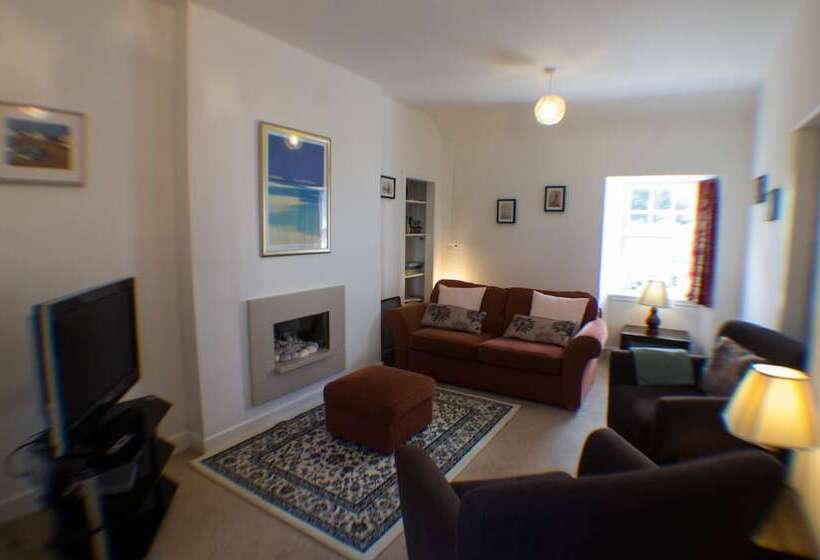 Silver Lining   Cottage By The Sea