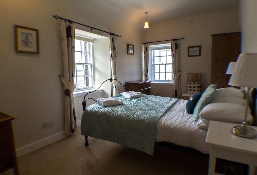 Silver Lining   Cottage By The Sea