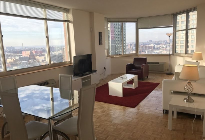 Skyview Luxury Suites New York City