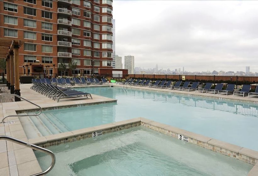 Skyview Luxury Suites New York City