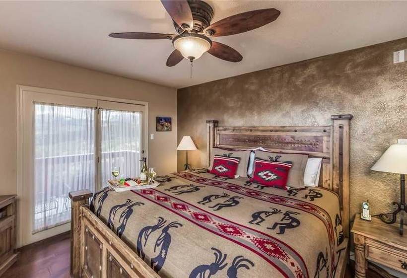 2 Spirit Lodge  Two Bedroom Cabin With Hot Tub