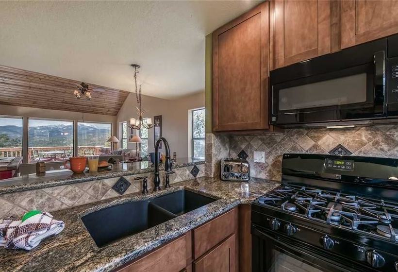 2 Spirit Lodge  Two Bedroom Cabin With Hot Tub