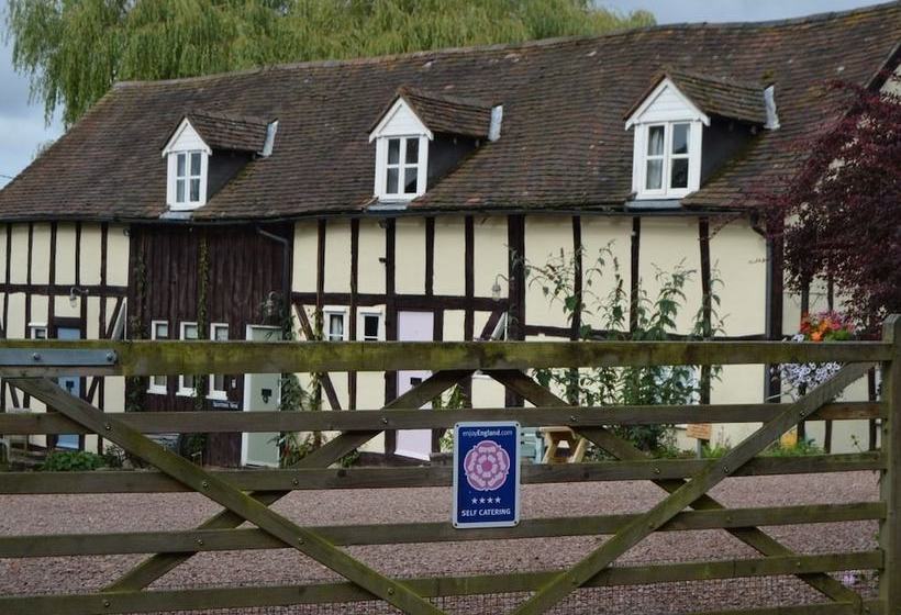 Whitewells Farm Cottages