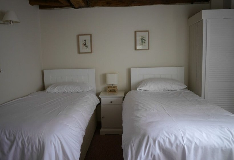 Whitewells Farm Cottages